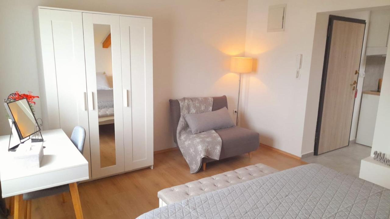 Apartman Diana,Free Parking Pula Exteriör bild
