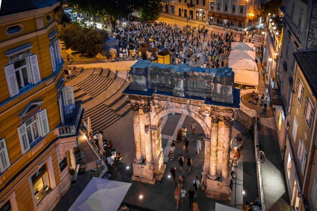Apartman Diana,Free Parking Pula Exteriör bild